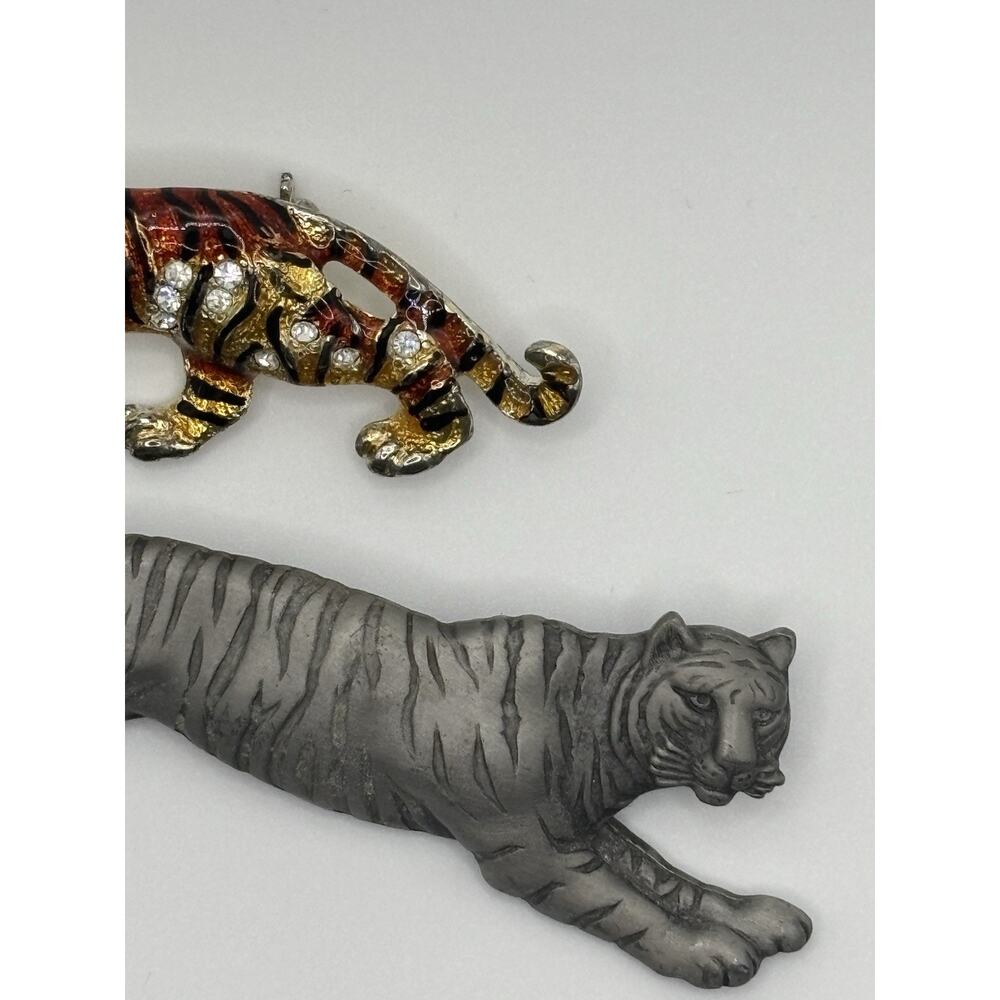 Vintage Tiger Brooch Lot of 2 Enamel Rhinestone Pewter Tone Wild Cat Pins - Picture 4 of 4